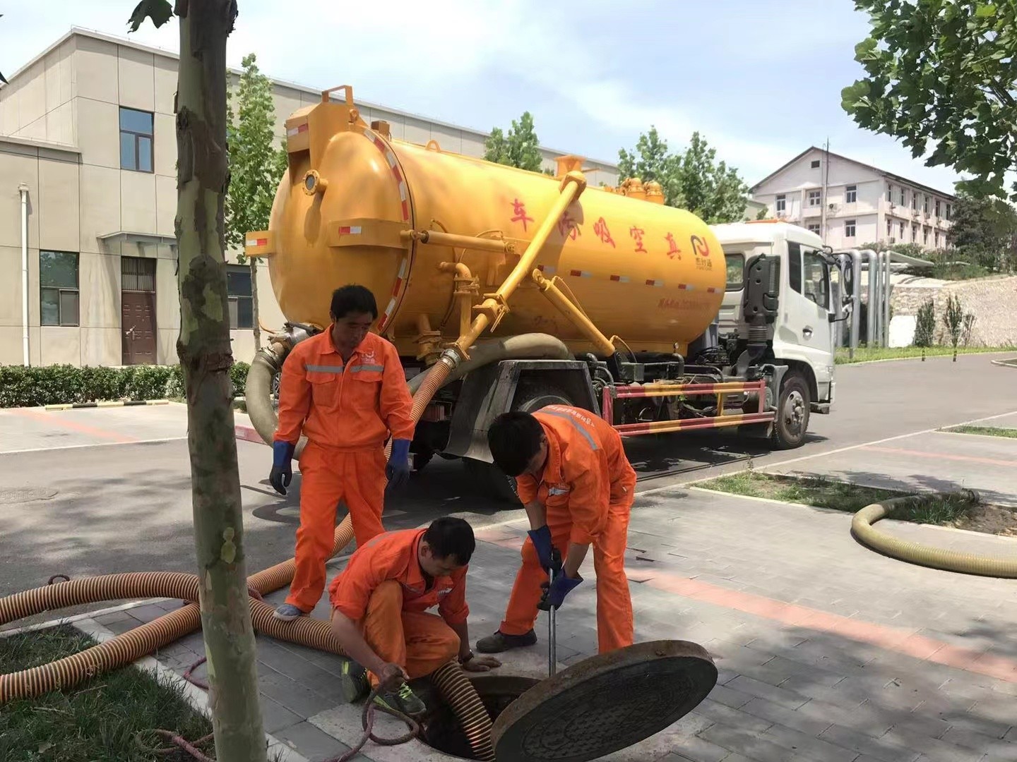 商洛化粪池清理与5-8吨吸粪车施工效率分析